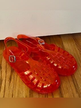 intentionally blank ELLERY JELLY FISHERMAN SANDAL in cherry size 9 / size 40